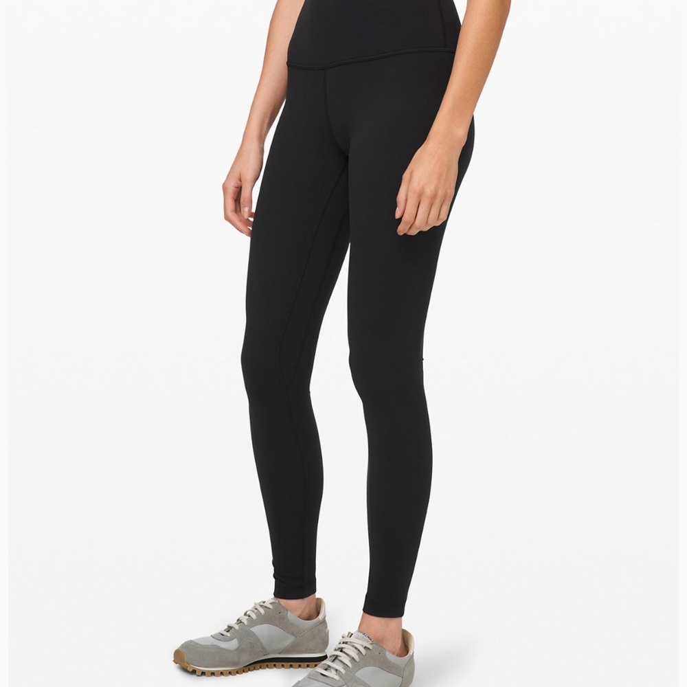Standard Black Lululemon Athletic Yoga Pants